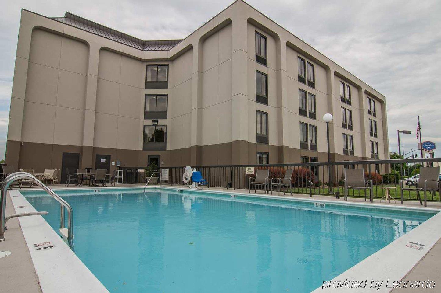 Hampton Inn Winchester-University/ Mall Exterior photo